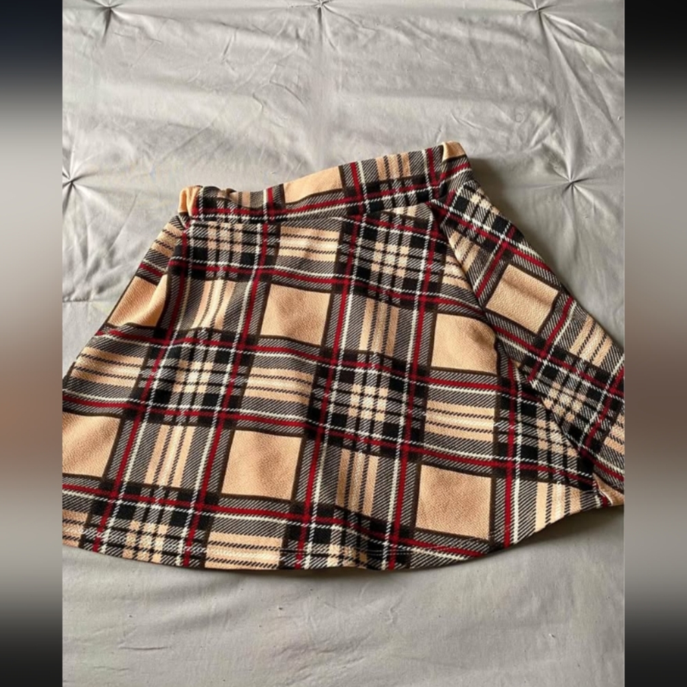 brown skirt